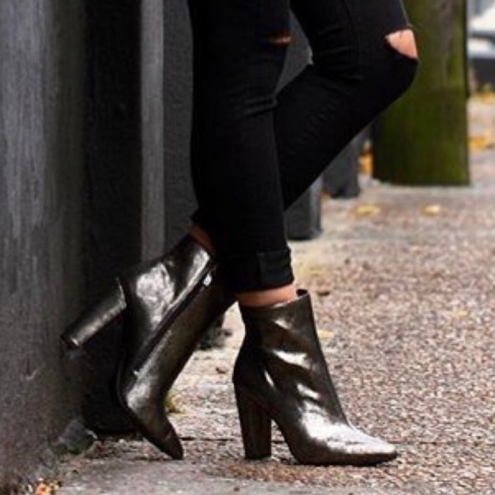Jessica Simpson pewter shimmer booties size 8.5